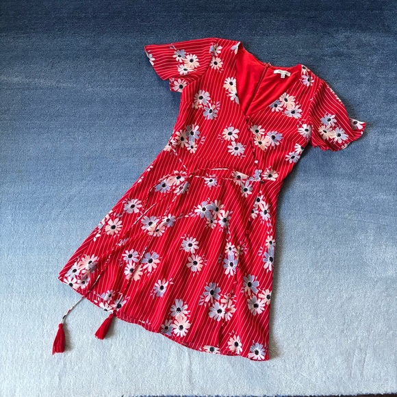 Madewell Button-Wrap Dress in Daisy Society - Picture 3 of 5